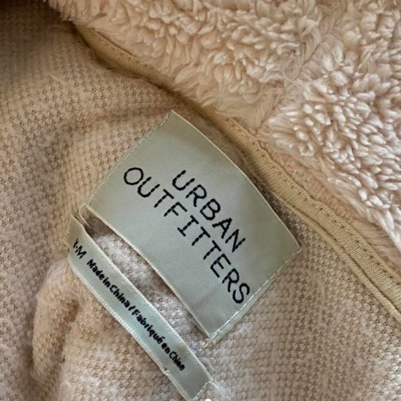 Urban Outfitters Fluffy Pullover 💕 - Picture 4 of 4